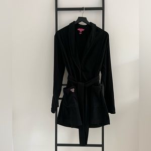 Betsey Johnson Fleece Robe | Black | Size S